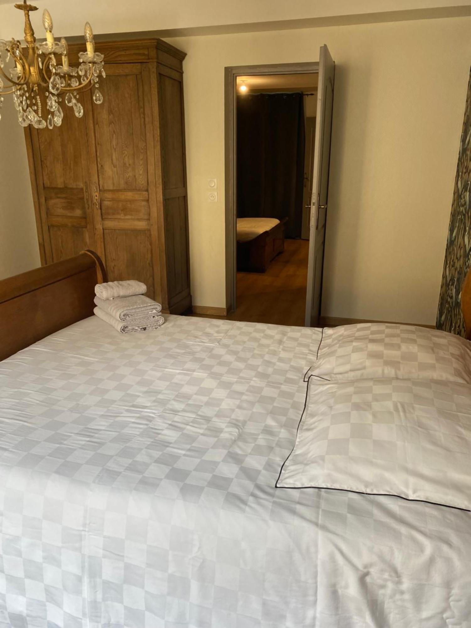 La Chambre D'Angele Sedan Extérieur photo